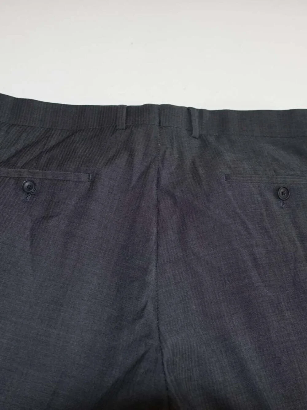 Kenneth Cole Men's Slim Fit 2 Button Suit Size 44 Short 38 x 28.5 Charcoal Gray